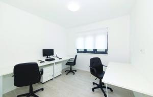Televízia a/alebo spoločenská miestnosť v ubytovaní Luxury Dream House