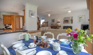 Dapur atau dapur kecil di The Heather's Bed and Breakfast