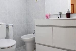 Kúpeľňa v ubytovaní NEPTUNO 3 CENTRO DE NERJA