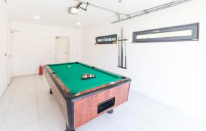 Biliardový stôl v ubytovaní Luxury Dream House