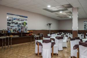 A restaurant or other place to eat at Hotel Ancora
