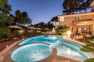 Bazén v ubytování Hotel Stella Della Versilia nebo v jeho okolí