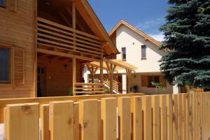 Fotografie z fotogalerie ubytování Family Panzio es Apartman Hazak v destinaci Lipót