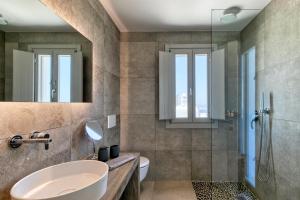 Koupelna v ubytování M - Mykonos Villas