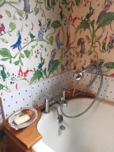 Gallery image of Lou's B&B in Theale