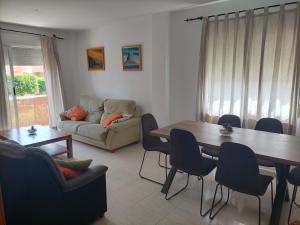 A seating area at Relax en la playa