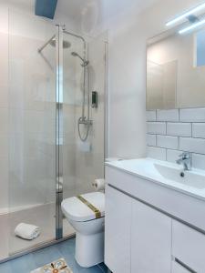 Ein Badezimmer in der Unterkunft Hostal Altea House