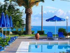 Bazén v ubytovaní Eleftheria Hotel alebo v jeho blízkosti
