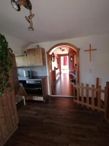 Kuchyňa alebo kuchynka v ubytovaní Ferienwohnung am Bauernhof Koa