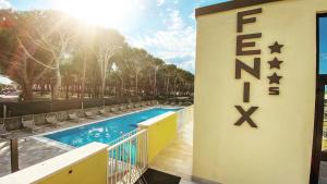 Bazén v ubytování Hotel Fenix nebo v jeho okolí