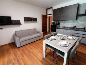 A kitchen or kitchenette at Dimora al Bosco