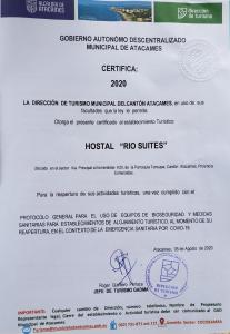 una carta de rechazo del certificado provisional de residencia de Irán en Rio Suites, en Tonsupa