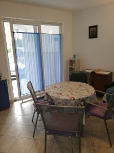Fotografie z fotogalerie ubytování Apartments Defrančeski v destinaci Kavran + 15 fotografií