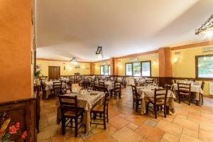 A restaurant or other place to eat at Vecchio Mulino