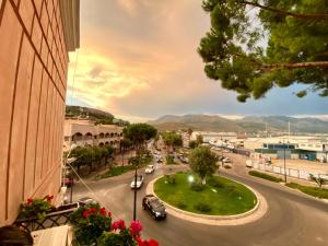 Galeriebild der Unterkunft New Luxus Apartment in Gaeta with sea view on harbour in Gaeta
