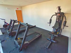Fitness centrum a/nebo fitness zařízení v ubytování Mogano Express Hotel- ELETROPOSTO