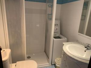 Kúpeľňa v ubytovaní SERVICE APART LAZARO - Aguamarina 1 dormitorio