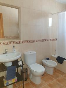 A bathroom at Riu Tolox