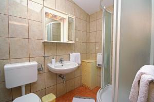 Koupelna v ubytování Adria Brela Apartments