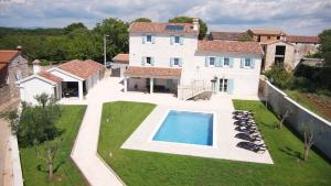 Fotografie z fotogalerie ubytování Stone Villa Milic with private pool in Barat, Istria v destinaci Barat