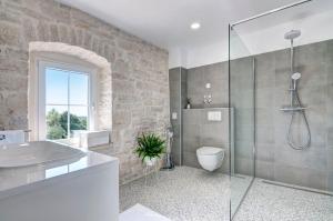 Fotografie z fotogalerie ubytování Stone Villa Milic with private pool in Barat, Istria v destinaci Barat
