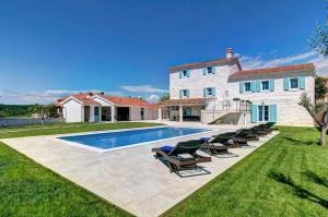 Fotografie z fotogalerie ubytování Stone Villa Milic with private pool in Barat, Istria v destinaci Barat