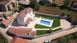 Fotografie z fotogalerie ubytování Stone Villa Milic with private pool in Barat, Istria v destinaci Barat