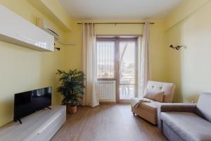Photo de la galerie de l'établissement Le Rondini Apartment, 5 persone, 2 balconi, Policlinico Tor Vergata e Casilino, à Rome