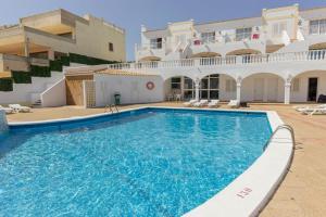 Swimmingpoolen hos eller tæt på Appartement vue sur mer Apartamento vista al Mar Sea View apartment