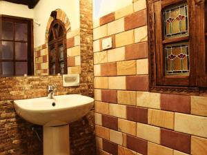 A bathroom at Patio de Piedra Hotel Boutique