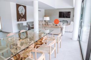 TV a/nebo společenská místnost v ubytování Modern Villa with Pool in Punta Cana