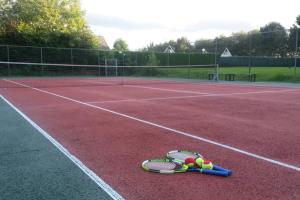 Tennis- og/eller squashfaciliteter på inlimburgopvakantie eller i nærheden