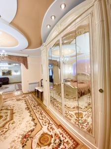 Postel nebo postele na pokoji v ubytování Петрос Family Hotel