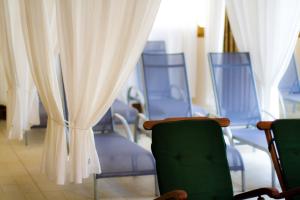 Posezení v ubytování Piknik Wellness Hotel + 37 fotografií