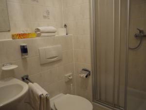 Koupelna v ubytování Hotel Ebner