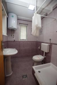 Vannituba majutusasutuses Guest house Mali hotel