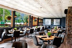 Restaurace v ubytování Bayshore Inn & Spa