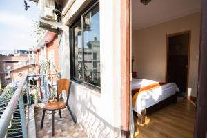 Rõdu või terrass majutusasutuses Kathmandu Sunny Hotel