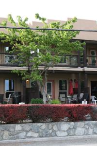 Zdjęcie z galerii obiektu Lakefront Townhouse Family Complex, Popular Wine Country and the Best Golfing w mieście Osoyoos