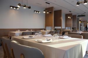 Ресторан / й інші заклади харчування у Hotel Triumf Shengjin