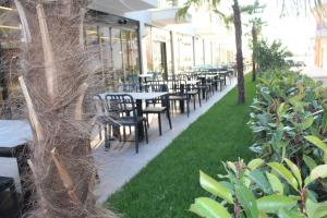 Сад в Hotel Triumf Shengjin