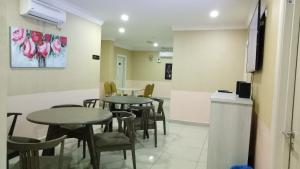 TV a/nebo společenská místnost v ubytování Hotel Mutiara KGMMB, Melaka