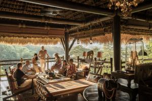 Restaurace v ubytování Four Seasons Tented Camp Golden Triangle