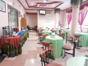 Restaurace v ubytování Hotel Parewisata