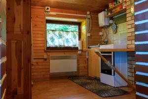 Köök või kööginurk majutusasutuses Pravlca (Fairytale Cottage)