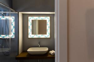 A bathroom at Viasarnelli72