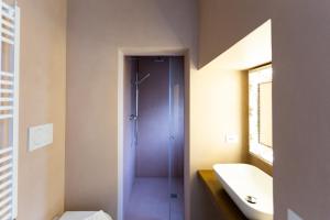 A bathroom at Viasarnelli72