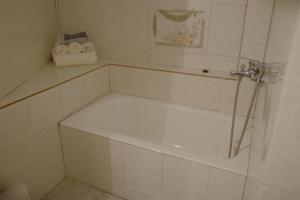 A bathroom at Villa Aleka