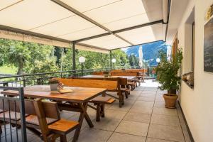 Restaurace v ubytování Hofschenke Pfeiftal - Hofblick