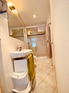 Afbeelding uit fotogalerij van Modernes Apartment am Bodensee in Wasserburg +11 foto's